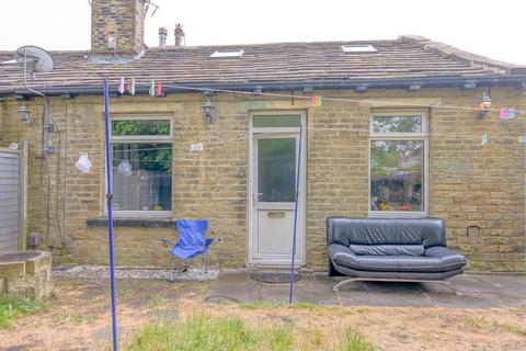 2 bedroom end of terrace house for sale, School Street, Bradford BD4