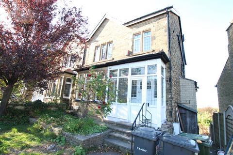 4 bedroom detached house to rent, Leylands Lane, Bradford, BD9