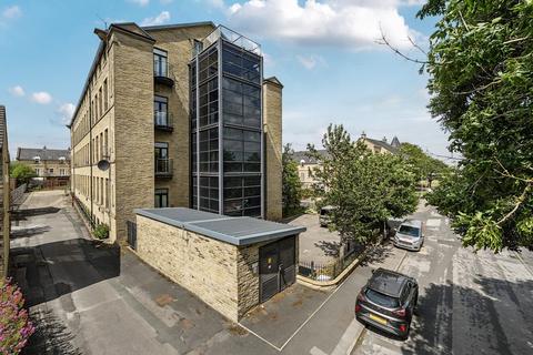 1 bedroom flat to rent, Cavendish Court, Drighlington, Bradford, West Yorkshire, BD11