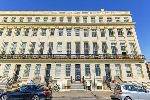 3 bedroom flat for sale, Brunswick Terrace, Hove, BN3