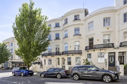 3 bedroom maisonette to rent, Lansdowne Place, Hove