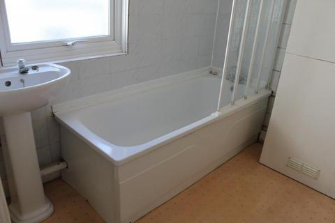 2 bedroom flat to rent, Arundel Street