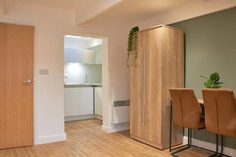 Studio to rent, St. James's Parade, Bath, Somerset, BA1