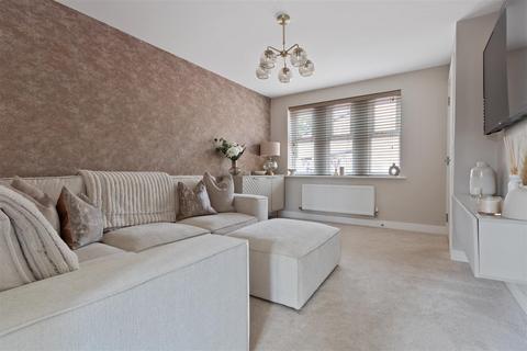 3 bedroom semi-detached house for sale, Albion Close, Bradford BD10