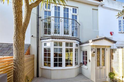3 bedroom terraced house for sale, North Gardens, Brighton, East Sussex