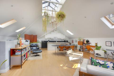 3 bedroom flat for sale, Holland Road, Hove, BN3