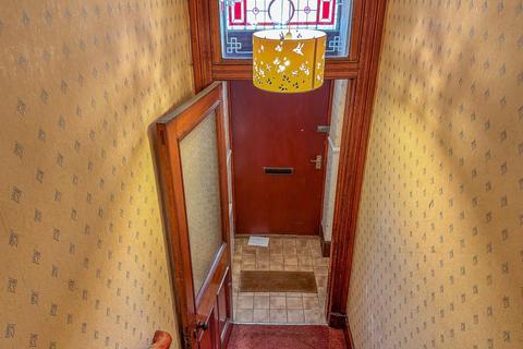 3 bedroom flat to rent, Bedford Place, Aberdeen, AB24