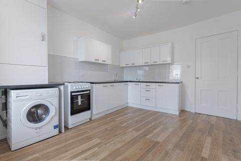 3 bedroom apartment to rent, Victoria Road