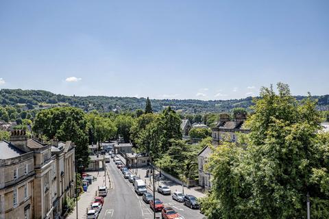 2 bedroom apartment to rent, Walcot Parade