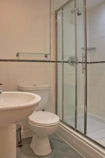 Studio to rent, St. James's Parade, Bath, Somerset, BA1