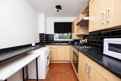2 bedroom apartment to rent, Seymour Close, Birmingham B29