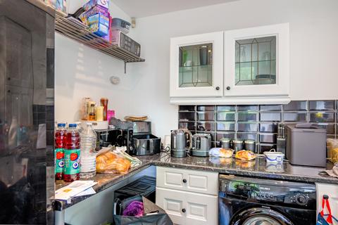 2 bedroom end of terrace house for sale, School Street, Bradford BD4