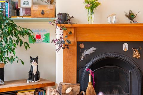 3 bedroom terraced house for sale, Vale Street, Totterdown