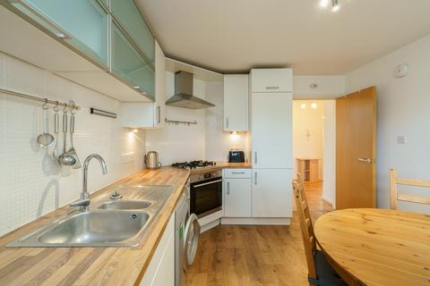 2 bedroom apartment to rent, Links Road