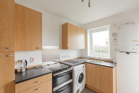 3 bedroom apartment to rent, Ferrier Crescent, Tillydrone