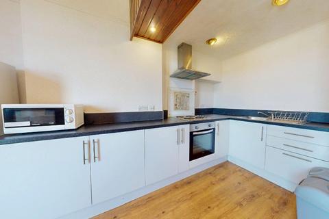 3 bedroom flat to rent, Bedford Place, Aberdeen, AB24