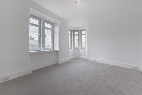 3 bedroom apartment to rent, Victoria Road