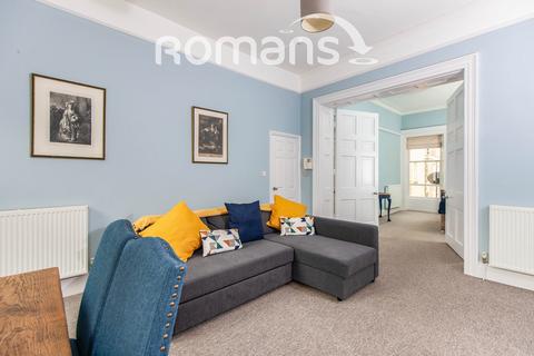2 bedroom flat to rent, North Parade, Bath, BA2