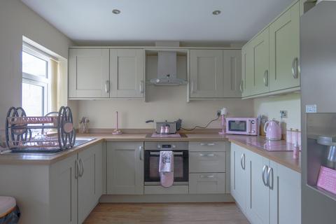3 bedroom detached house for sale, Queensbury Square, Bradford BD13