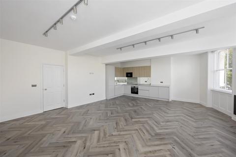2 bedroom flat to rent, Lansdowne Place, Hove