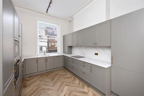 3 bedroom maisonette to rent, Lansdowne Place, Hove