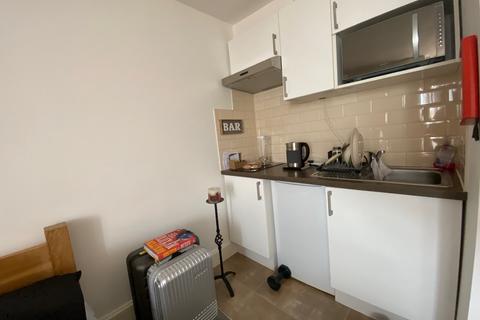 Studio to rent, 17 Marine Parade, Brighton BN2