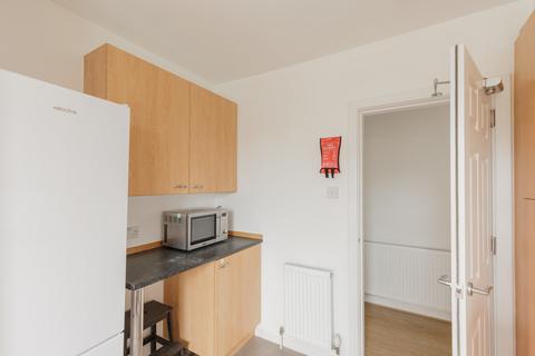 3 bedroom apartment to rent, Ferrier Crescent, Tillydrone