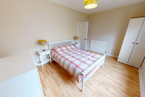 2 bedroom flat to rent, Froghall Avenue, Froghall, Aberdeen, AB24
