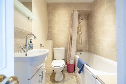 Studio for sale, Kensington Place, Bath BA1