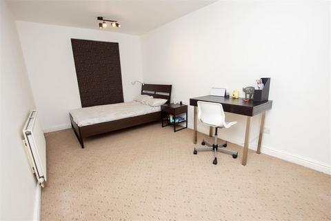 2 bedroom apartment to rent, Seymour Close, Birmingham B29