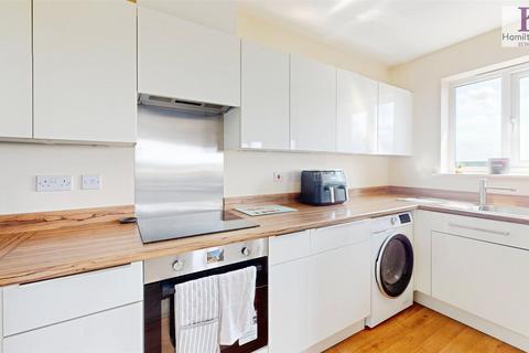 2 bedroom apartment for sale, Crown Apartments, Newhall Park Drive, Bradford
