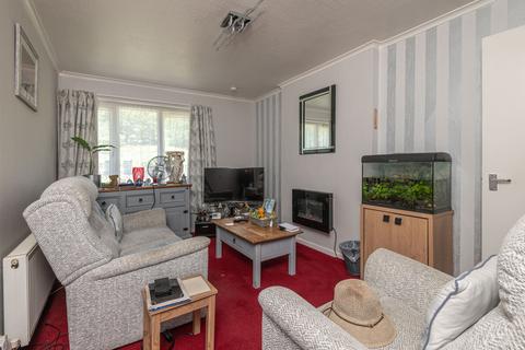 1 bedroom flat for sale, Acaster Drive, Low Moor BD12