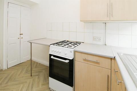 2 bedroom terraced house to rent, Beresford Street, Bradford BD12
