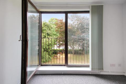 2 bedroom flat to rent, London Road, Patcham