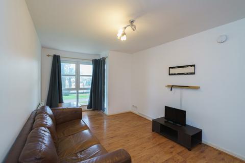 2 bedroom apartment to rent, Links Road
