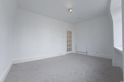 3 bedroom apartment to rent, Victoria Road