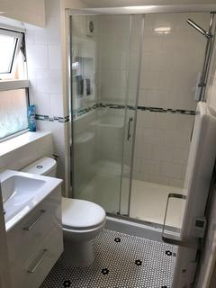 2 bedroom apartment to rent, Waterloo Road, Southampton SO15